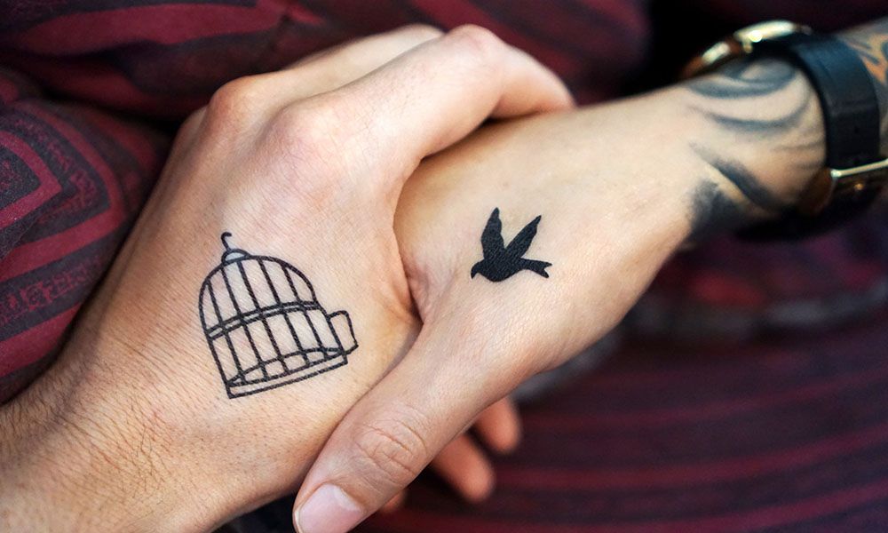 89 adorable and meaningful couple tattoos that are better than a ring -  ourmindfu… | Meaningful tattoos for couples, Romantic couples tattoos, Couple  tattoos unique